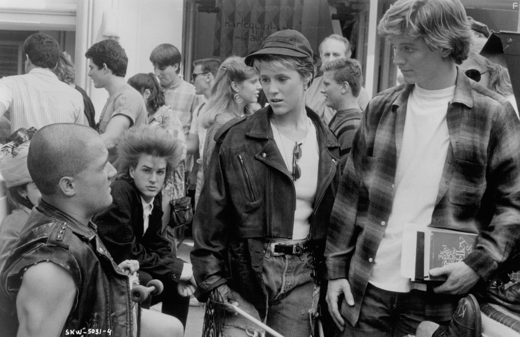 Elias Koteas, Mary Stuart Masterson, and Eric Stoltz in Чyдеса своего рода (1987)