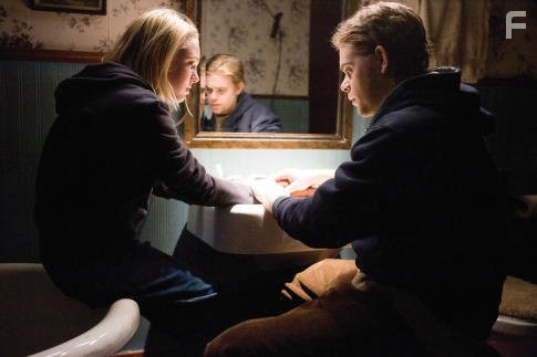 Nick Stahl and AnnaSophia Robb in Лунатизм (2008)