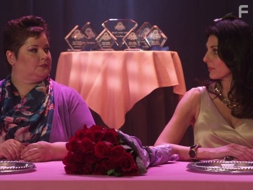 Gina Bellman and Jeanette McMahon in Воздействие (2008)