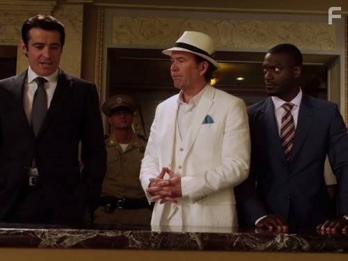 Timothy Hutton, Aldis Hodge, and David Rees Snell in Воздействие (2008)