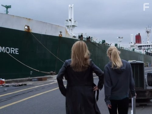 Jeri Ryan and Beth Riesgraf in Воздействие (2008)