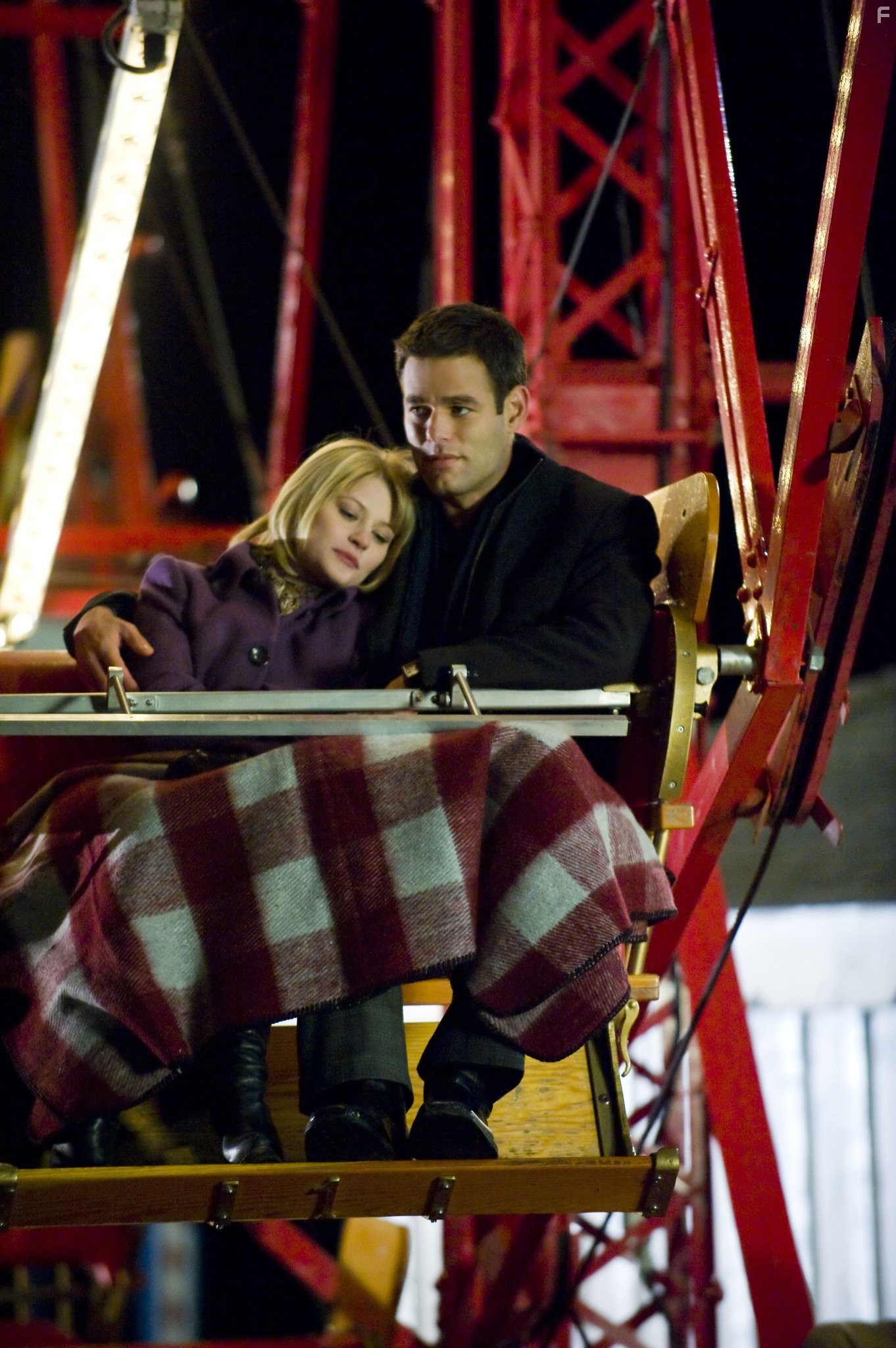 Ivan Sergei and Emilie de Ravin in High Noon (2009)