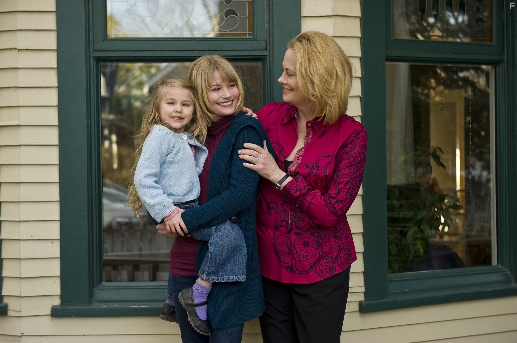 Cybill Shepherd and Emilie de Ravin in High Noon (2009)