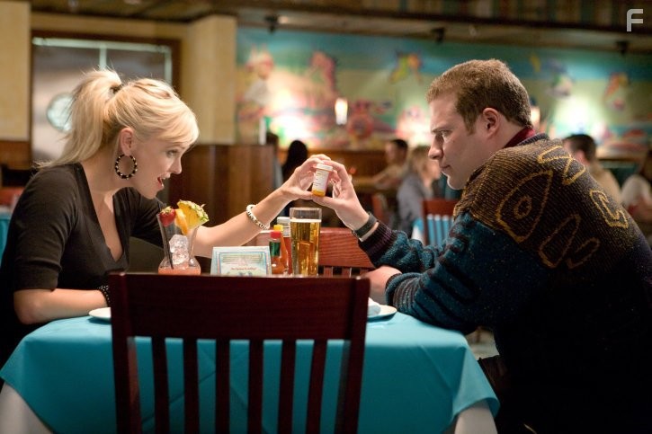 Anna Faris and Seth Rogen in Типа крутой охранник (2009)