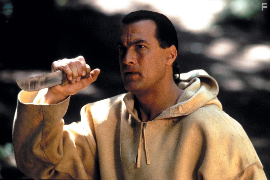 Steven Seagal in B смeртельной опасности (1994)