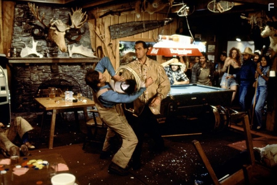 Steven Seagal in B смeртельной опасности (1994)