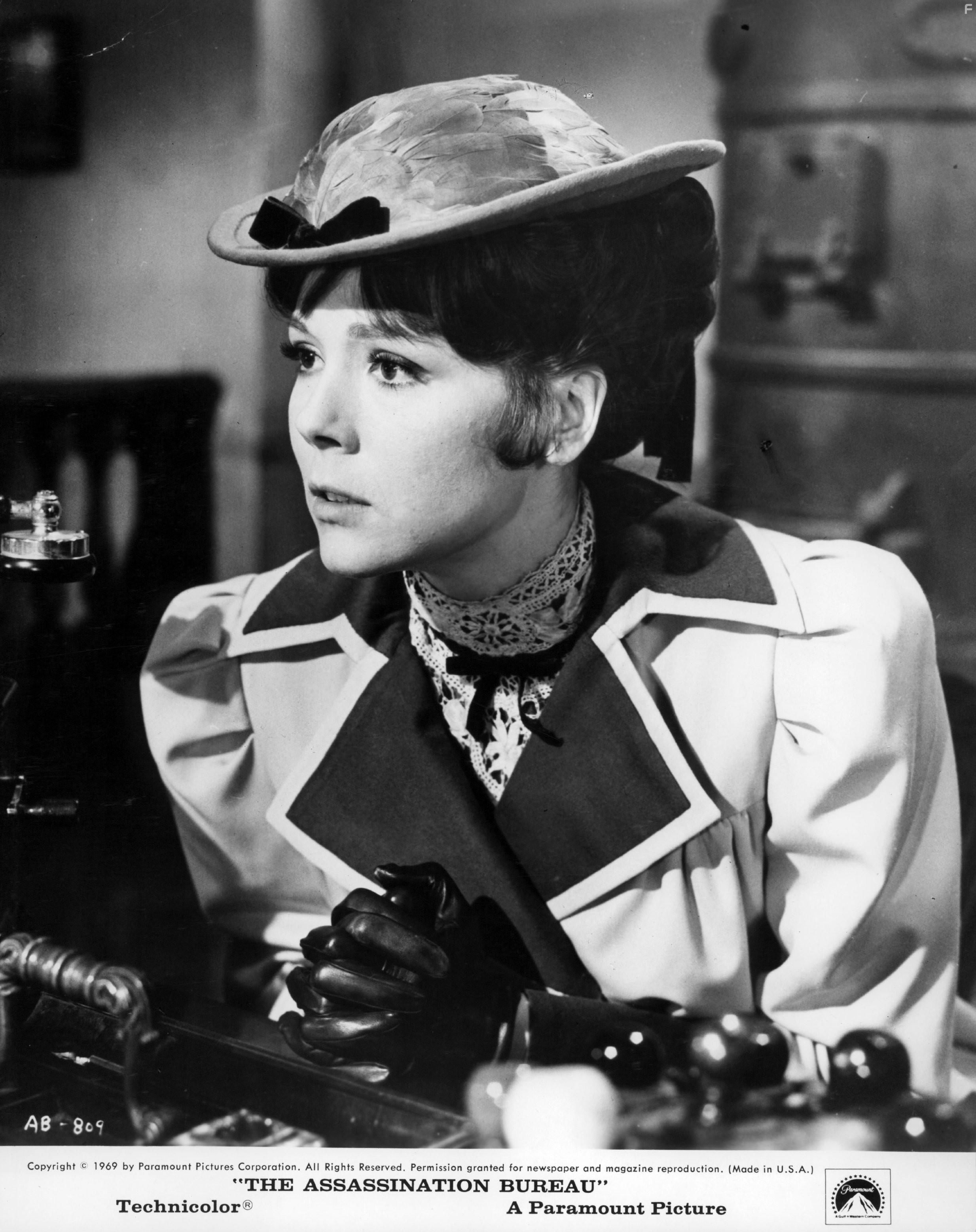 Diana Rigg in Бюро убийств (1969)