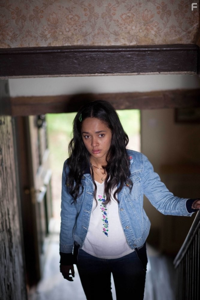 Karla Crome in Lightfields (2013)