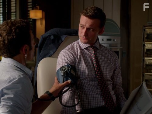 Mark Feuerstein in Дорогой доктор (2009)