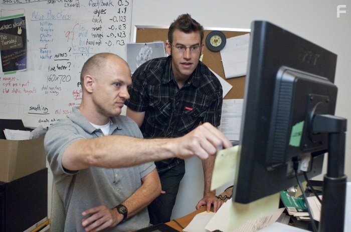 Shane Acker and George Kraychyk in Девять (2009)