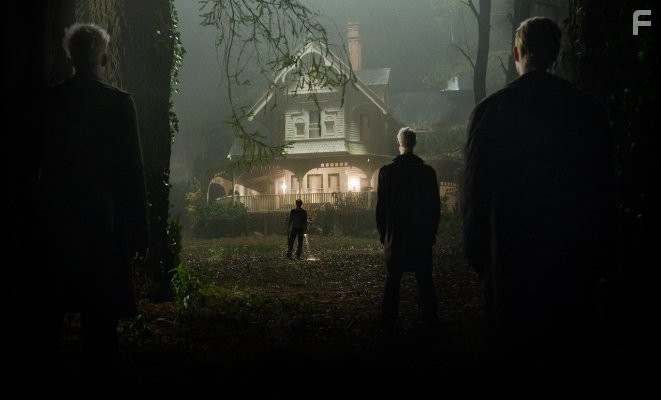 Karen Hadfield, Maximillian Paul, and Joel Bow in Знамение (2009)