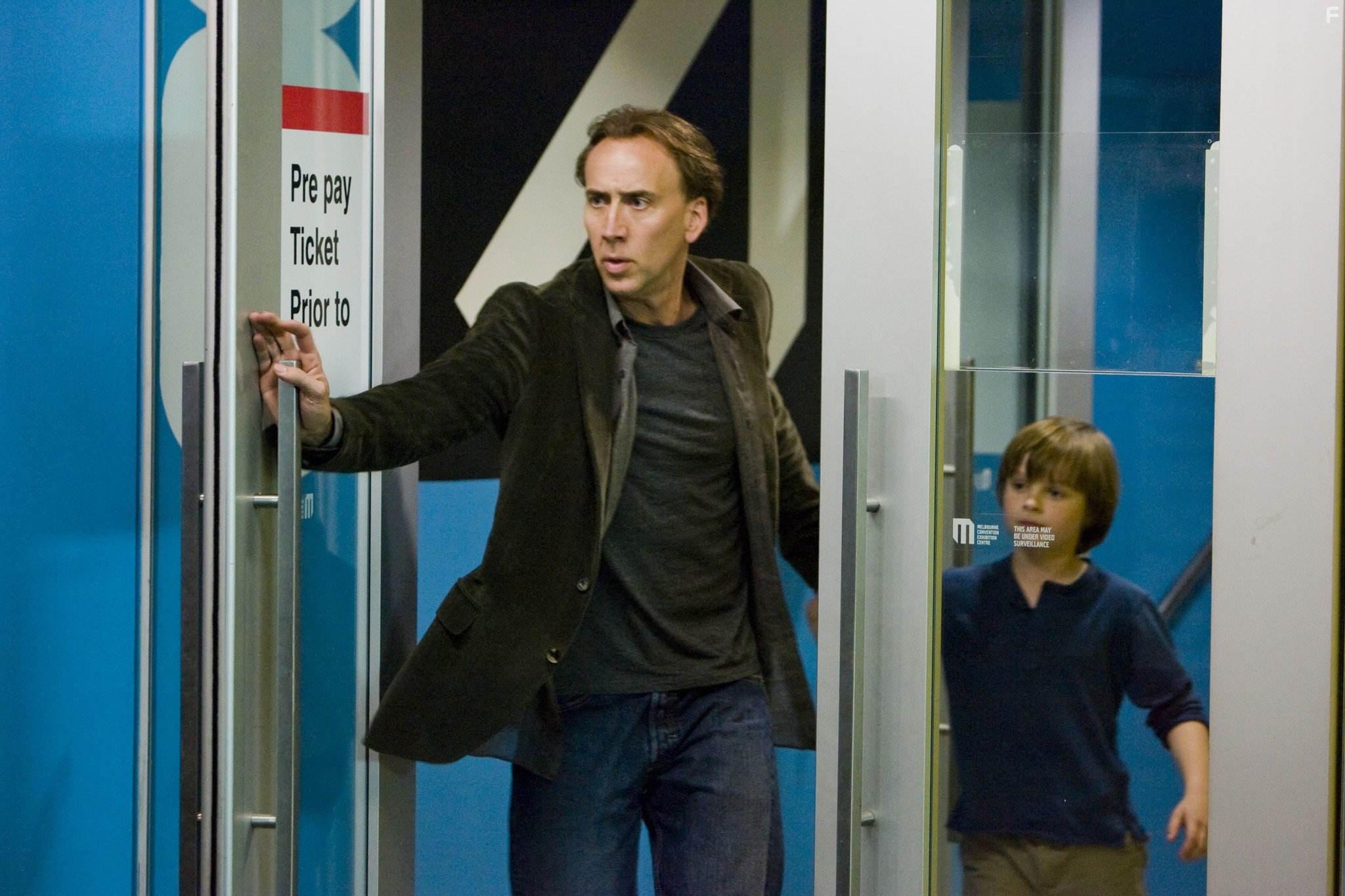 Nicolas Cage and Chandler Canterbury in Знамение (2009)