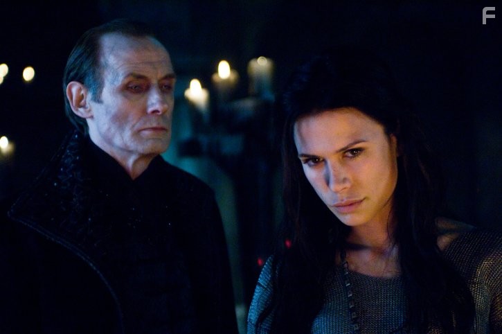Rhona Mitra and Bill Nighy in Другой мир: Восстание ликанов (2009)