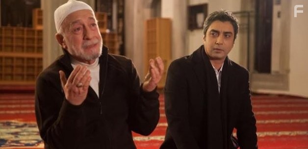 Emin Olcay and Necati Sasmaz in Долина волков: Западня (2007)