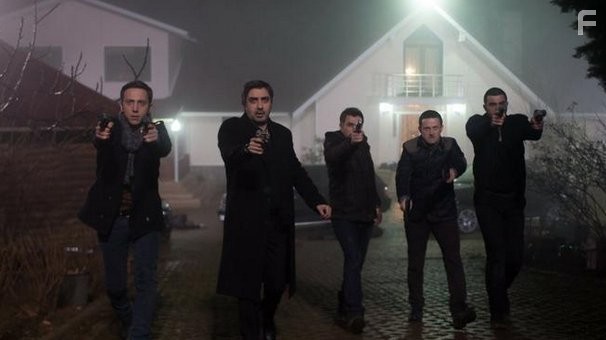 Necati Sasmaz, Cahit Kayaoglu, Buhara Ali Mete, and Ertugrul Sakar in Долина волков: Западня (2007)