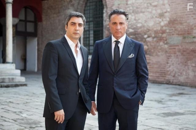 Andy Garcia and Necati Sasmaz in Долина волков: Западня (2007)