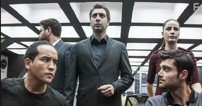 Necati Sasmaz, Erhan Ufak, and Esra Seng?nalp in Долина волков: Западня (2007)