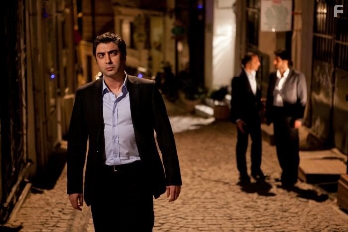 Necati Sasmaz, G?rkan Uygun, and Kenan ?oban in Долина волков: Западня (2007)