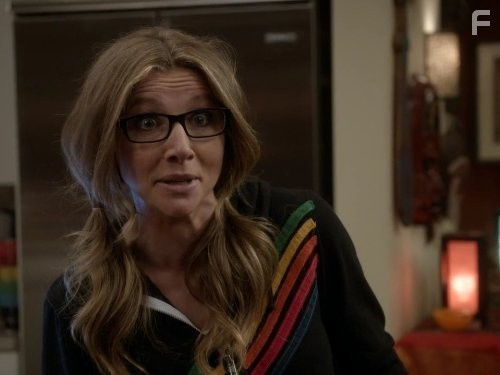 Sarah Chalke in Как прожить с родителями всю оставшуюся жизнь (2013)