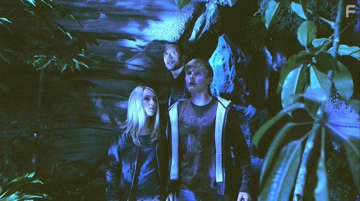 Dwayne Johnson, AnnaSophia Robb, and Alexander Ludwig in Ведьмина гора (2009)