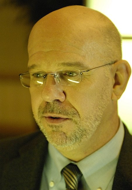 Charles Martin Smith in Гонка (2007)