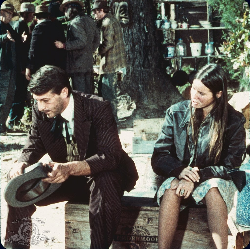 Barbara Hershey and Barry Primus in Берта по прозвищу 'Товарный вагон' (1972)