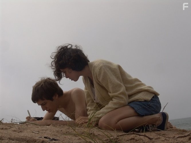 Mart?n Piroyansky and In?s Efron in Икс-Икс-Игрек (2007)