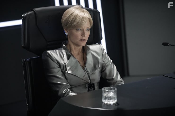 Jodie Foster in Элизиум: Рай не на Земле (2013)