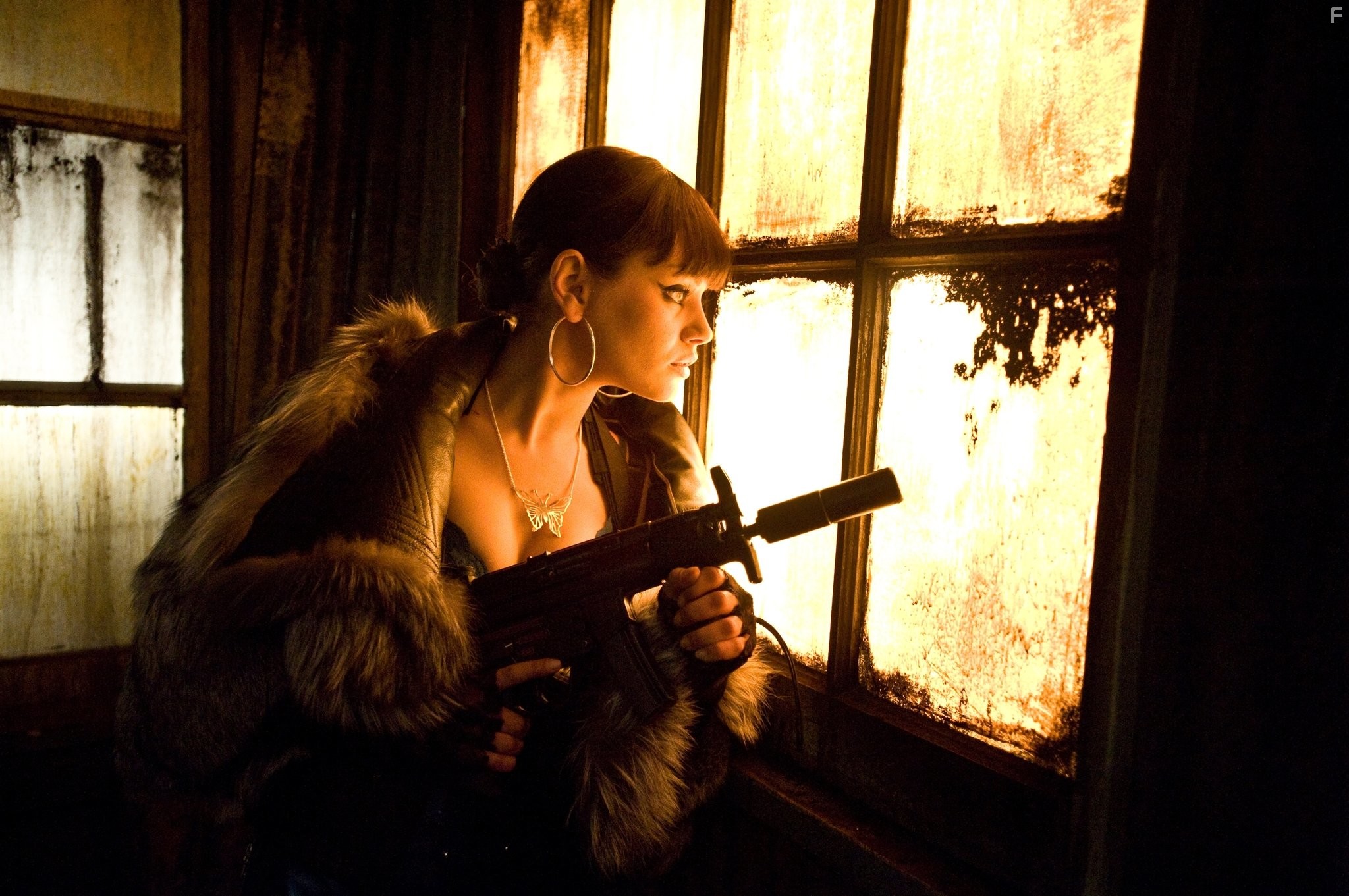 Mila Kunis in Макс Пэйн (2008)