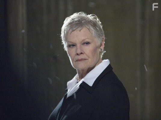 Judi Dench in Квант милосердия (2008)