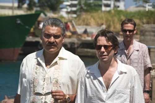 Mathieu Amalric, Anatole Taubman, and Joaqu?n Cosio in Квант милосердия (2008)