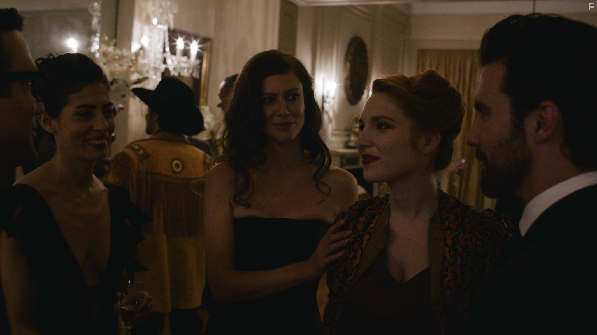 Anna Mouglalis, Milo Ventimiglia, and Jos?phine de La Baume in Поцелуй проклятой (2012)