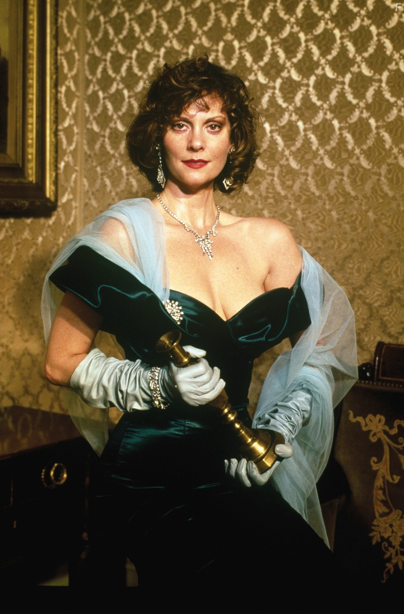 Lesley Ann Warren in Разгадка (1985)