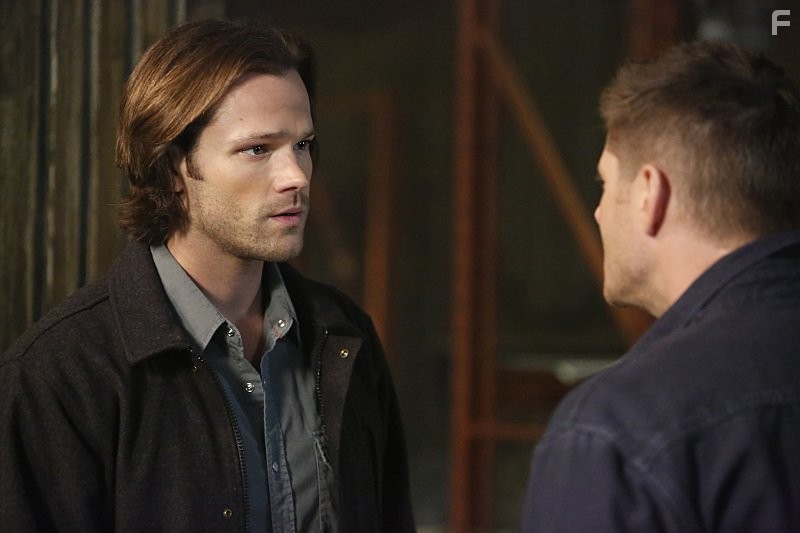 Jensen Ackles and Jared Padalecki in Сверхъестественное (2005)