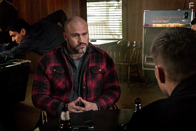 Jensen Ackles and Lee Rumohr in Сверхъестественное (2005)