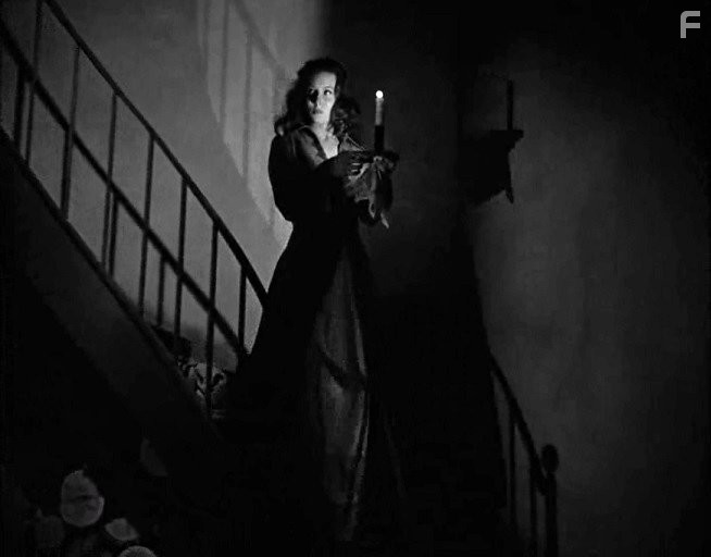 Rhonda Fleming in Винтовая лестница (1945)