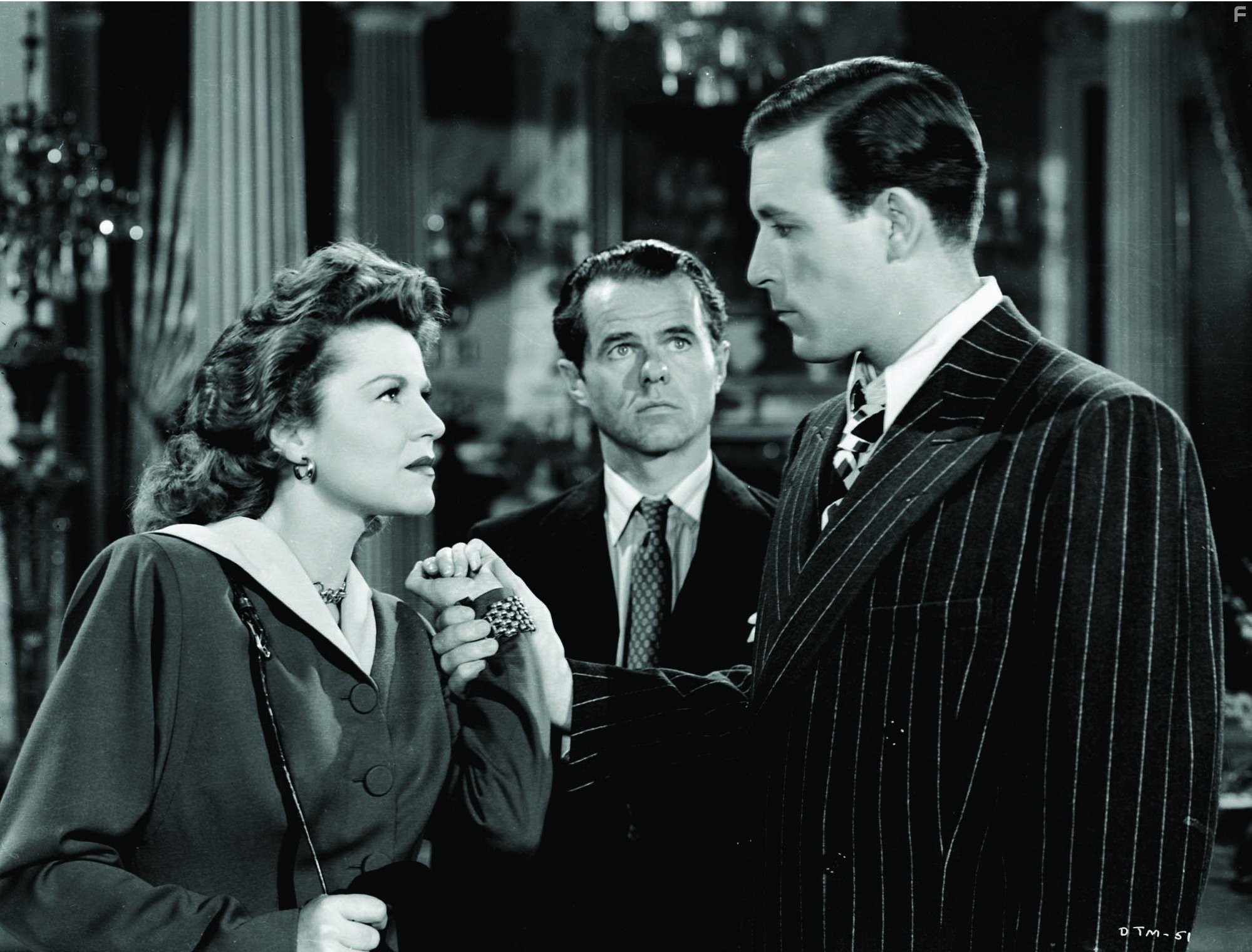 Elisha Cook Jr., Lawrence Tierney, and Claire Trevor in Рожденный убивать (1947)