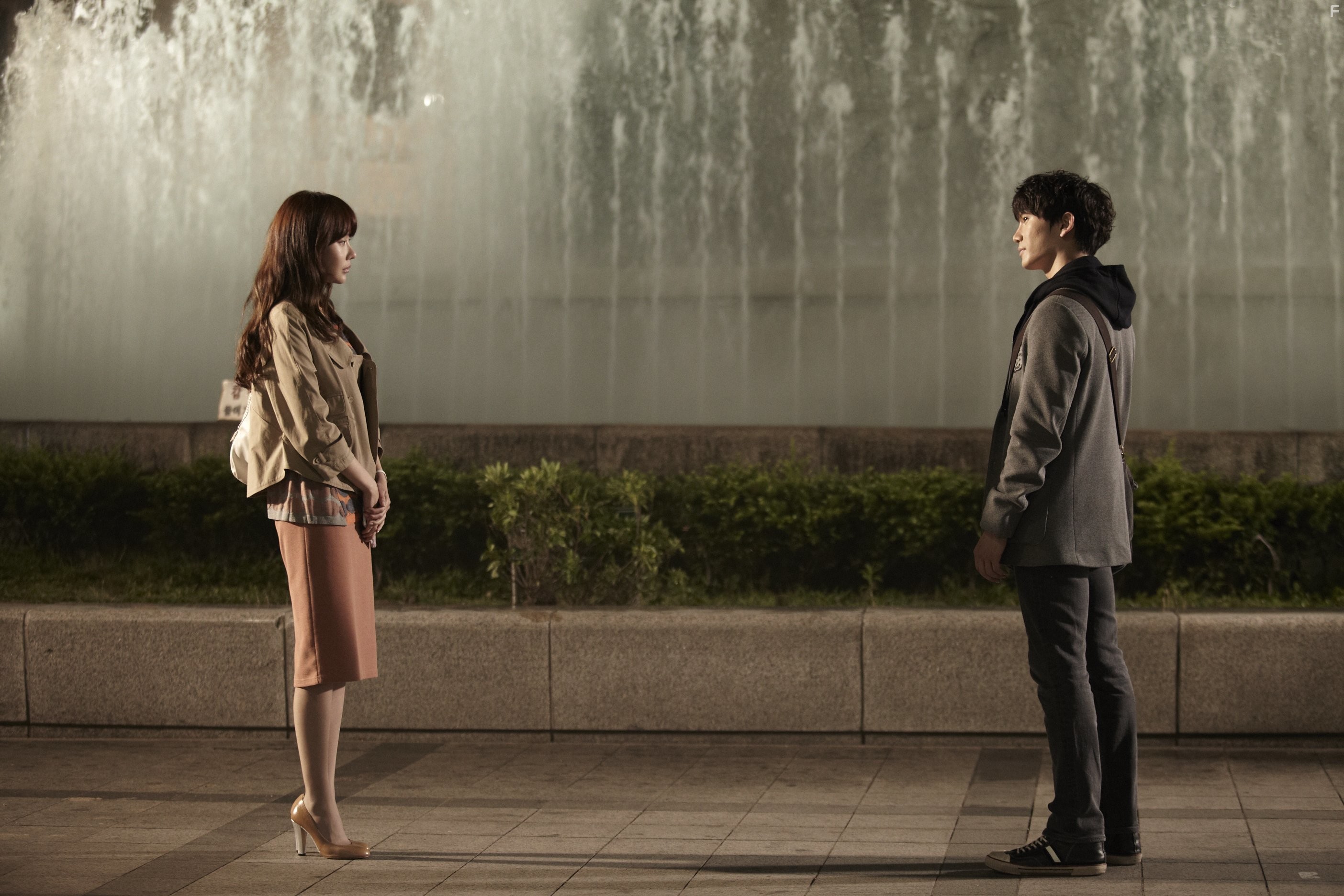 Seong Ji and Ah-jung Kim in Na-eui PS pa-teu-neo (2012)