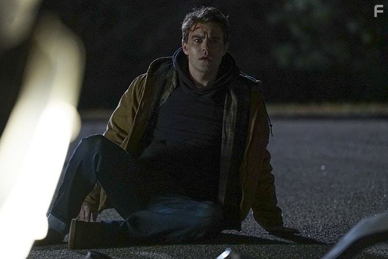 Paul Wesley in Дневники вампира (2009)