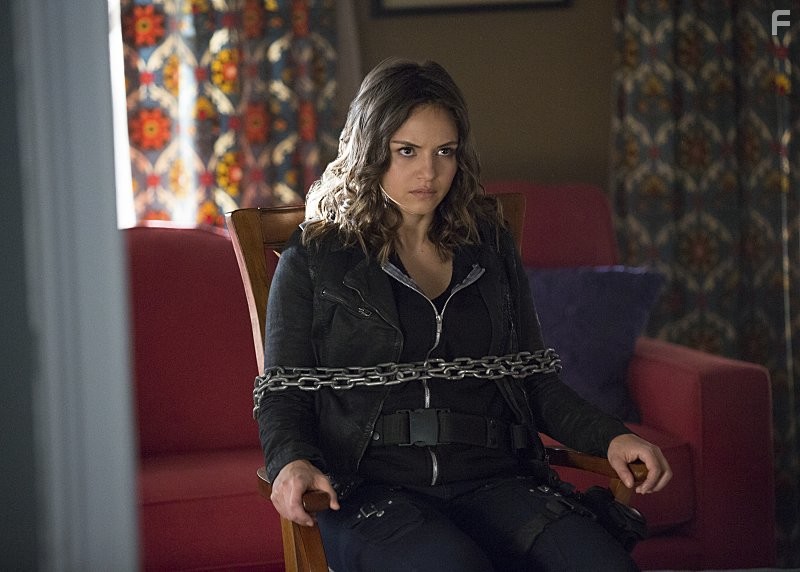 Leslie-Anne Huff in Дневники вампира (2009)