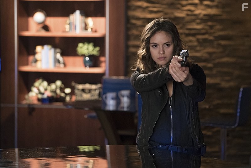 Leslie-Anne Huff in Дневники вампира (2009)