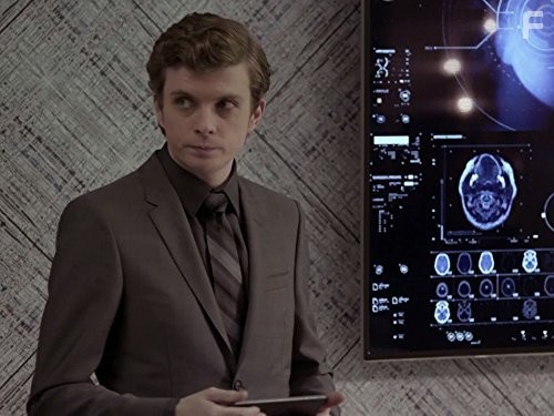 Erik Knudsen in Континуум (2012)