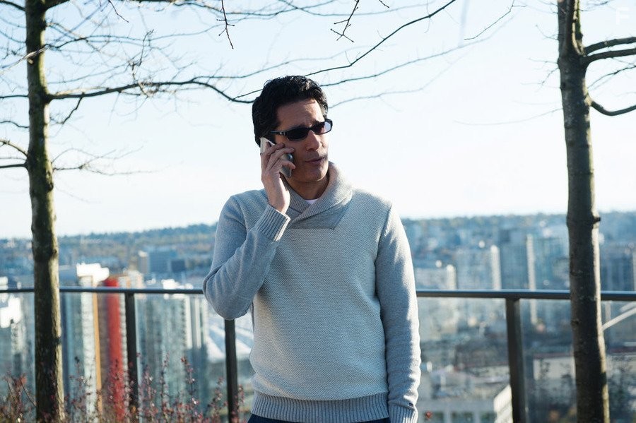 Stephen Lobo in Континуум (2012)