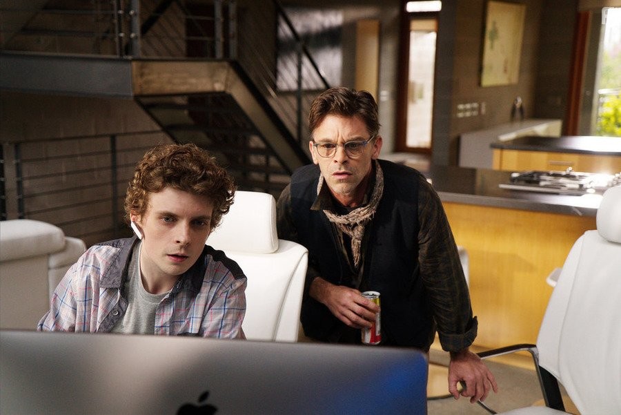 Erik Knudsen and Ian Tracey in Континуум (2012)