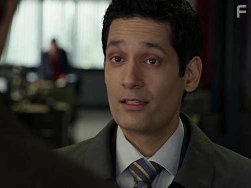 Stephen Lobo in Континуум (2012)