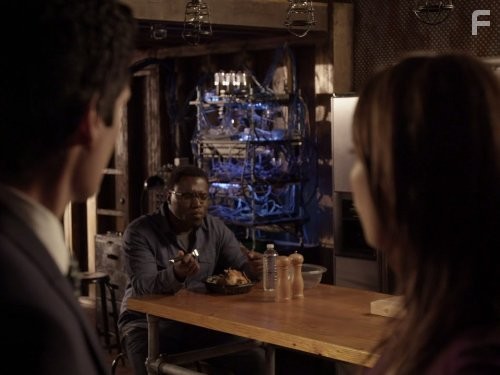 Omari Newton in Континуум (2012)