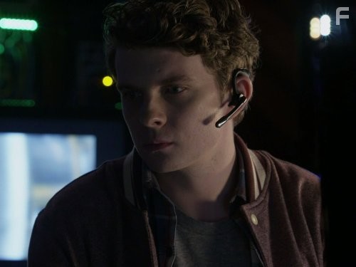 Erik Knudsen in Континуум (2012)