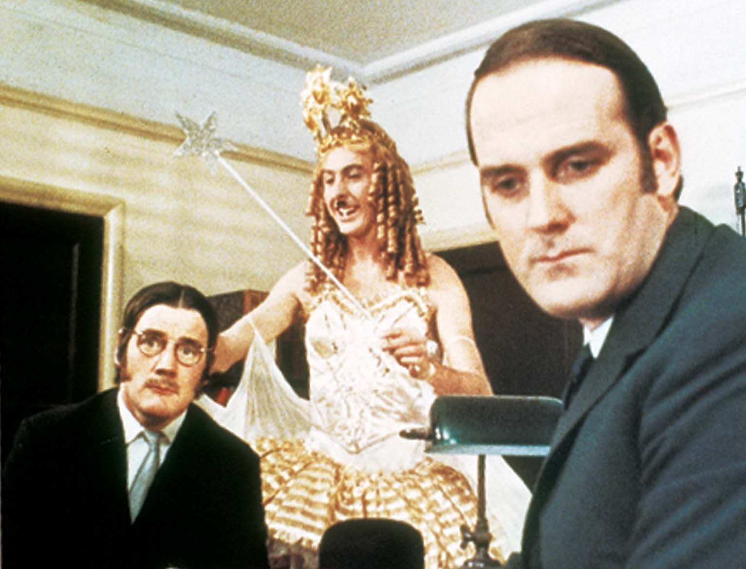 John Cleese, Eric Idle, and Michael Palin in А теперь нечто совсем иное (1971)
