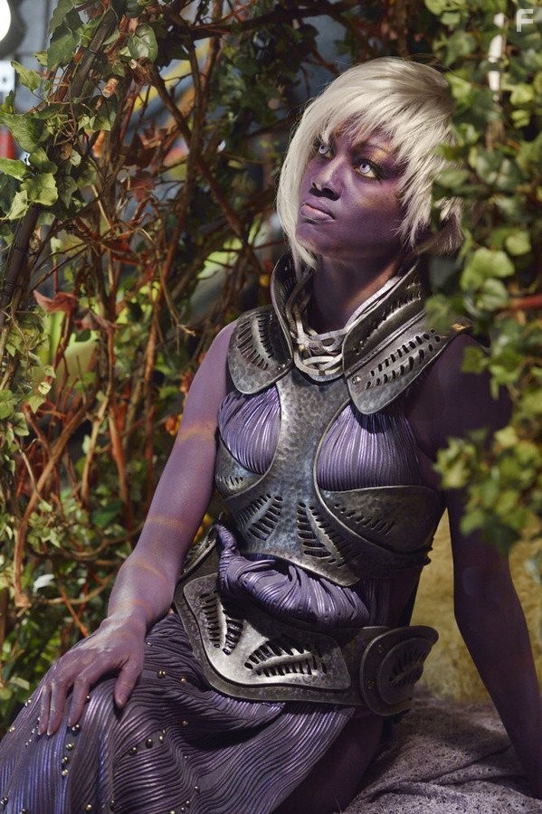 Nichole Galicia in Вызов (2013)