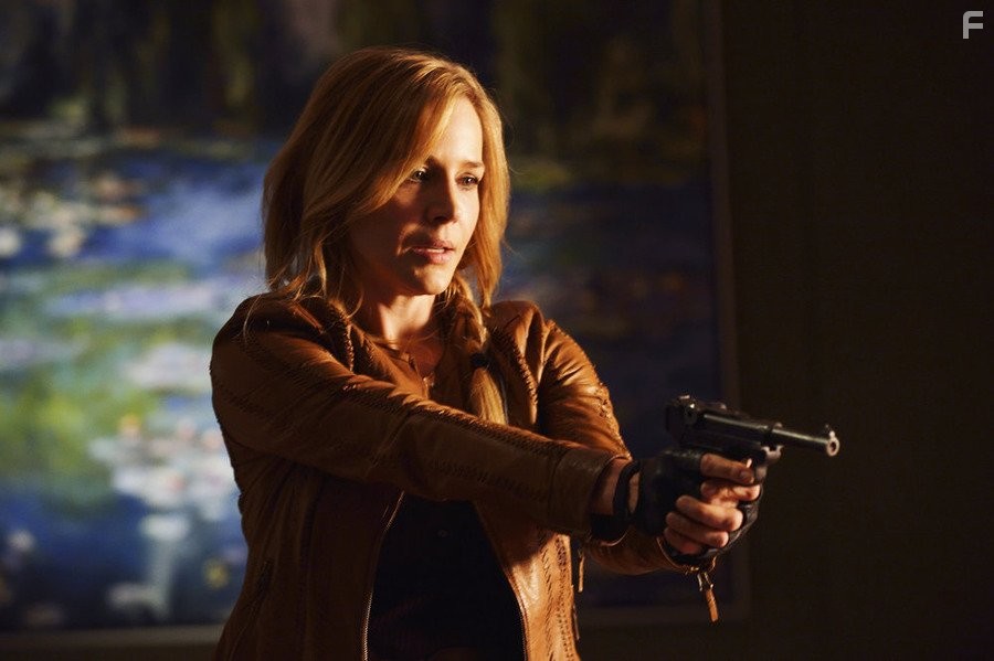 Julie Benz in Вызов (2013)